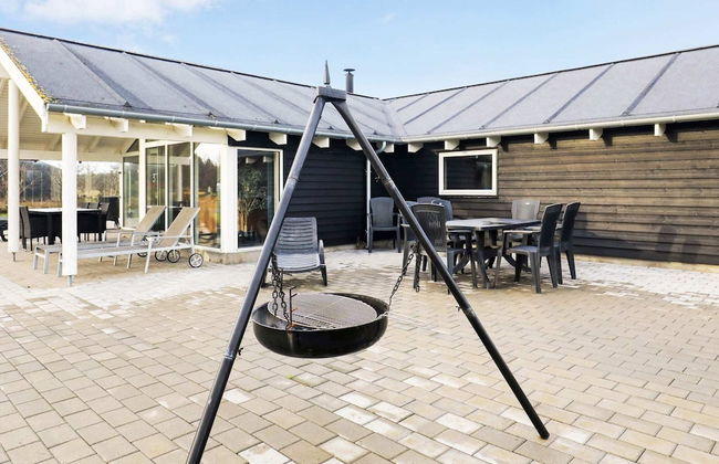 8 Person Holiday Home in Albaek - Foto 17