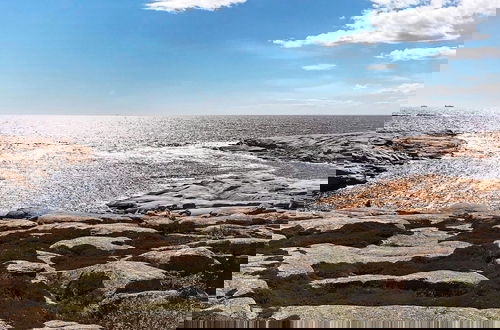Photo 11 - Serene Seaside Retreat in Vesteroy-by Traum