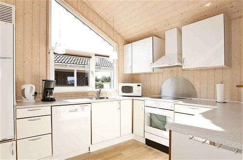 Foto 7 - 6 Person Holiday Home in Harboore
