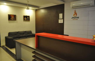 Foto 2 - Jyothi Suites