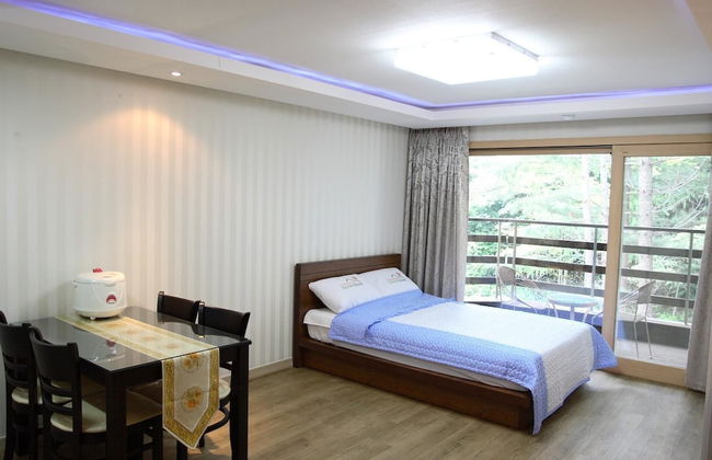 Eastern Vill - Photo 2