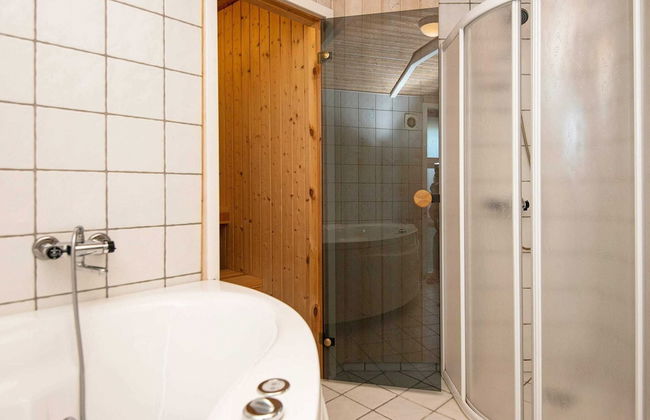 6 Person Holiday Home in Borkop - Foto 24