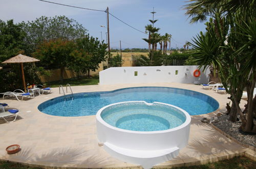 Foto 23 - Xenos Villa 2. With 5 Bedrooms , Private Swimming Pool, Near the sea in Tigaki