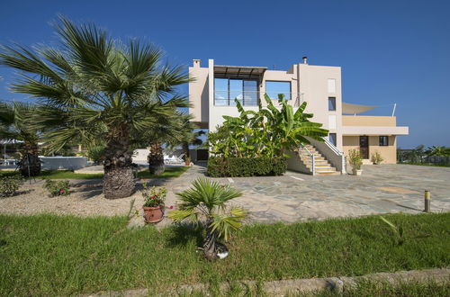 Foto 14 - Xenos Villa 2 With 5 Bedrooms Private Swimming Pool, Near the sea