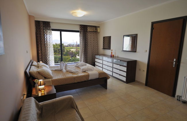Xenos Villa 2 With 5 Bedrooms Private Swimming Pool, Near the sea - Foto 2