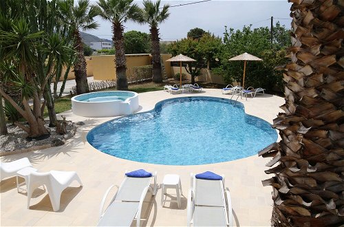 Photo 26 - Xenos Villa 2. With 5 Bedrooms , Private Swimming Pool, Near the sea in Tigaki