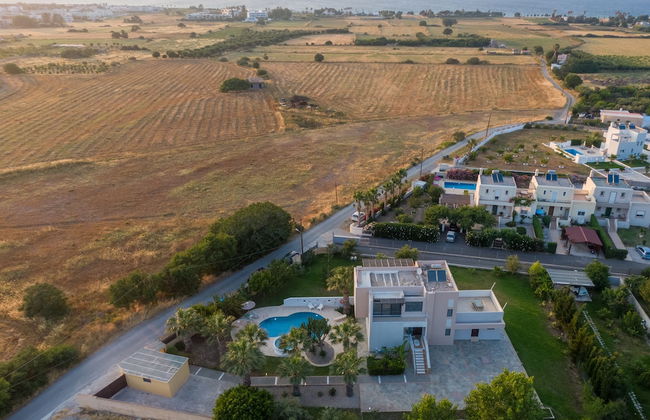 Xenos Villa 2 With 5 Bedrooms Private Swimming Pool, Near the sea - Foto 39