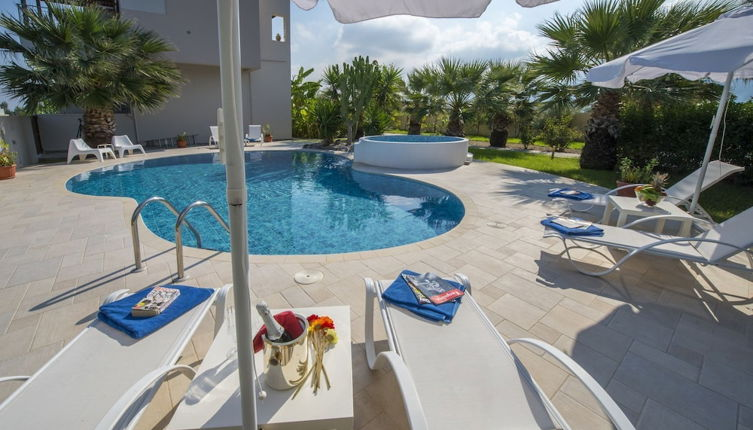 Foto 1 - Xenos Villa 2. With 5 Bedrooms , Private Swimming Pool, Near the sea in Tigaki