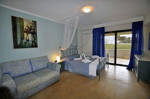 Foto 3 - Xenos Villa 2 With 5 Bedrooms Private Swimming Pool, Near the sea