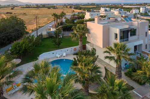 Foto 27 - Xenos Villa 2 With 5 Bedrooms Private Swimming Pool, Near the sea