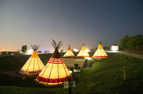 Foto 1 - Indian Village Tipi Tent