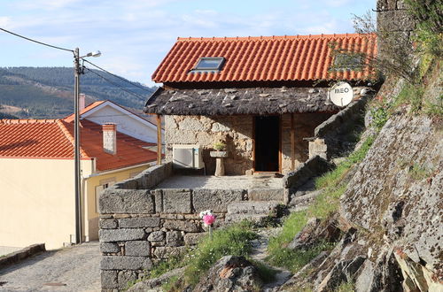 Foto 13 - Comfortable Rural Cottage in Ancient Village in the Douro Region