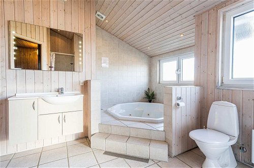 Photo 20 - 10 Person Holiday Home in Hvide Sande
