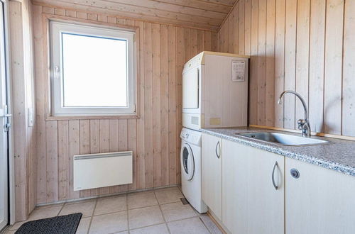 Photo 8 - 10 Person Holiday Home in Hvide Sande