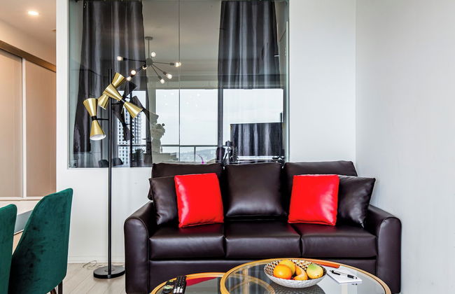 Altitude Suites Bay Street by Teristo Group - Photo 59