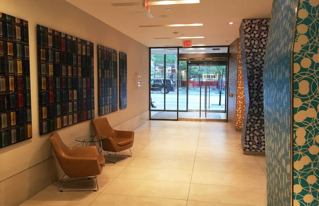 Altitude Suites Bay Street by Teristo Group - Photo 6