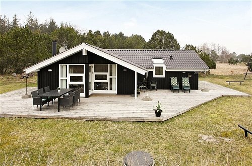 Foto 1 - 5 Person Holiday Home in Albaek