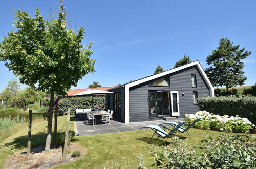 Photo 19 - Modern Holiday Home in Kattendijke With a Garden