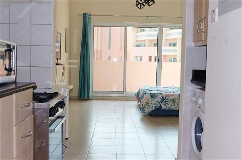 Foto 6 - Lovely Family Friendly Furnished Studio With Balcony With Pool