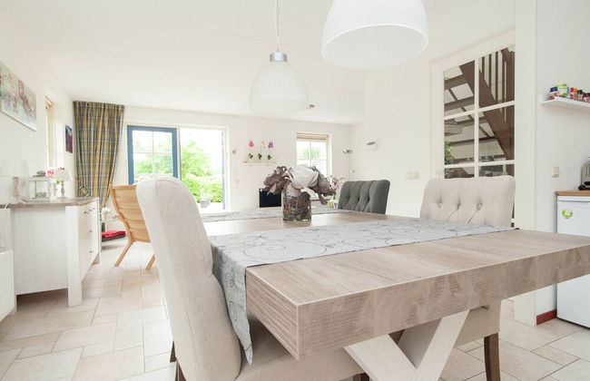 Holiday Home in Schoorl with Fenced Garden near Dunes - Foto 1
