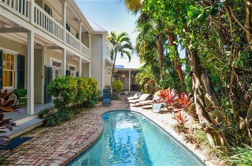Foto 10 - Easy Livin' by Avantstay Key West Home w/ Pool & BBQ Week Long Stays Only