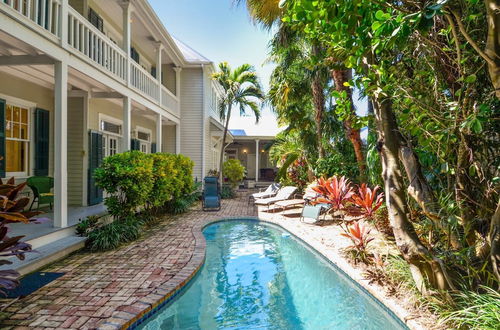 Foto 17 - Easy Livin' by Avantstay Key West Home w/ Pool & BBQ Week Long Stays Only