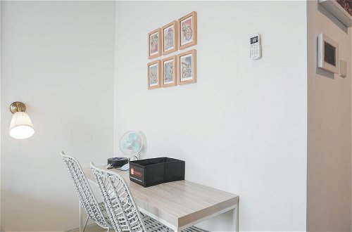 Foto 2 - Minimalist Studio Room With City View At West Vista Apartment
