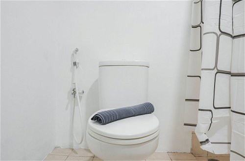Photo 16 - Relax And Comfy Studio At Sahid Metropolitan Apartment