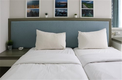 Photo 1 - Comfort and Elegant 1BR at Gold Coast Apartment