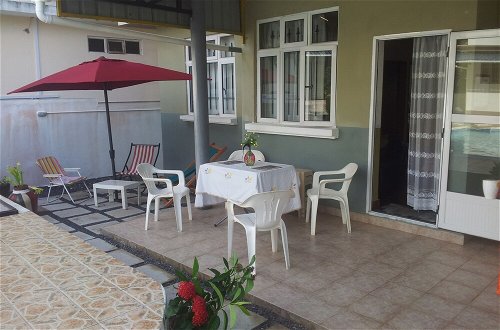 Photo 20 - Fully Furnished 2 Bedroom Ground Floor Apartment With Pool
