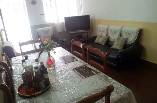 Foto 14 - Fully Furnished 2 Bedroom Ground Floor Apartment With Pool
