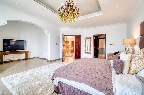 Photo 3 - Private 5 Bedrooms Villa With Pool