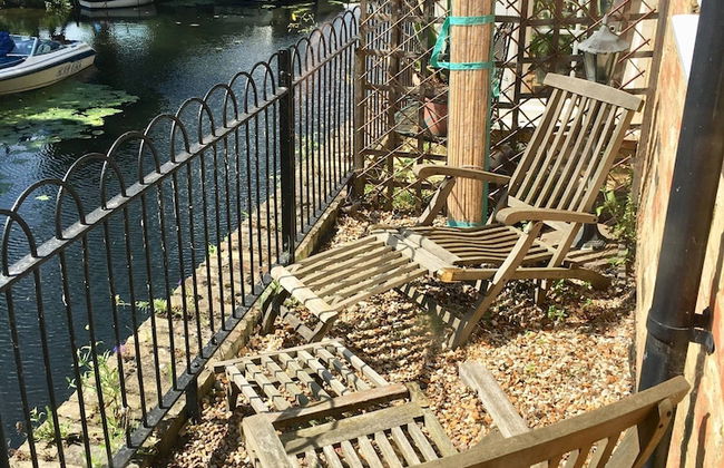 River Courtyard Apartment In The Heart Of - Photo 41