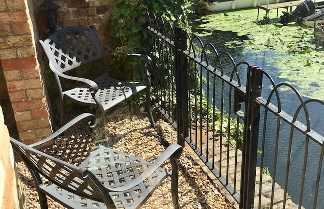 River Courtyard Apartment In The Heart Of - Photo 40