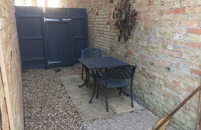 River Courtyard Apartment In The Heart Of - Photo 45