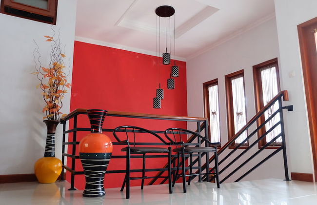 Homestay Jogja dekat Ambarukmo by Simply Homy - Foto 10