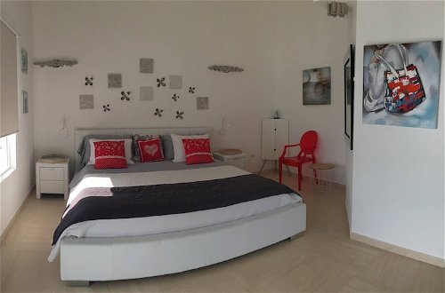 Photo 4 - New Fantastic Apartment near Palm Beach