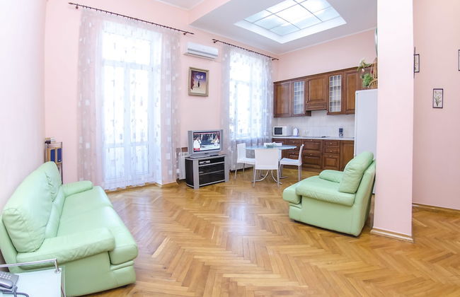 Rent Kiev Maidan Nezalezhnosti - Photo 41