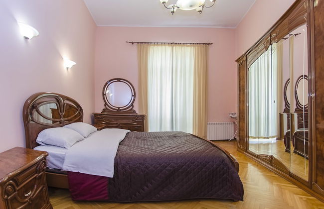 Rent Kiev Maidan Nezalezhnosti - Photo 11