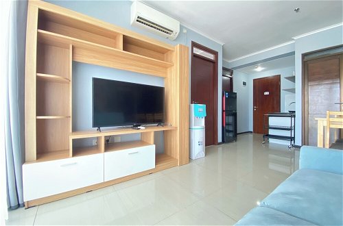 Photo 10 - Homey 2Br Furnished Apartment At Gateway Pasteur