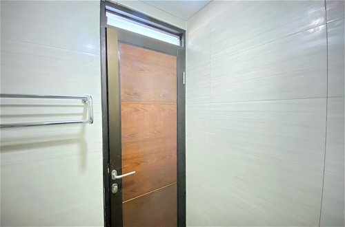 Photo 14 - Homey 2Br Furnished Apartment At Gateway Pasteur