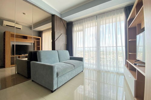 Photo 11 - Homey 2Br Furnished Apartment At Gateway Pasteur