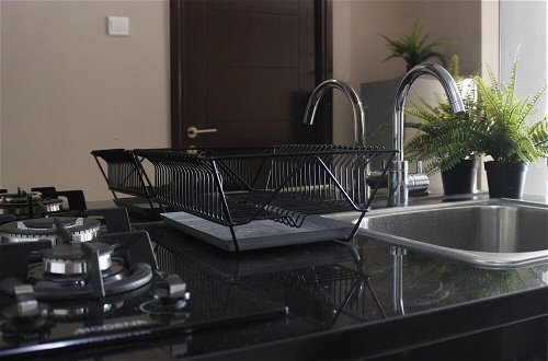 Photo 12 - Modern & Stylish 2BR at Gateway Pasteur Apartment By Travelio