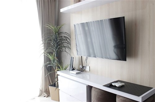 Photo 10 - Modern & Stylish 2BR at Gateway Pasteur Apartment By Travelio