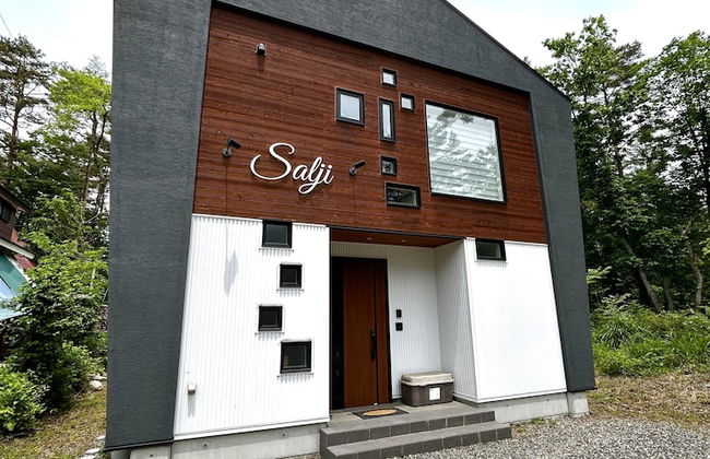 Salji - Photo 1