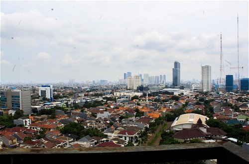 Photo 19 - Modern 2BR Apartment Puri Park View for 4 Pax