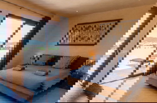 Foto 3 - Stunning Villa With Gardens