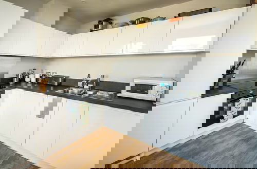 Foto 7 - Shiny & Comfy stay with Underground links nearby!