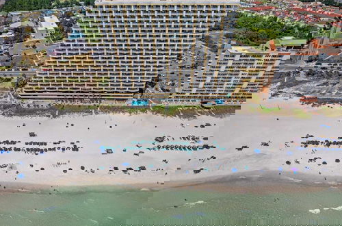 Foto 16 - Bahama Breeze by Avantstay Gulf Front, 2 Pools, Beach Chairs Included!