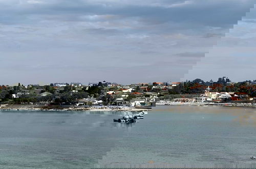 Foto 40 - Classic and Modern Umag Apartment With Terrace and BBQ